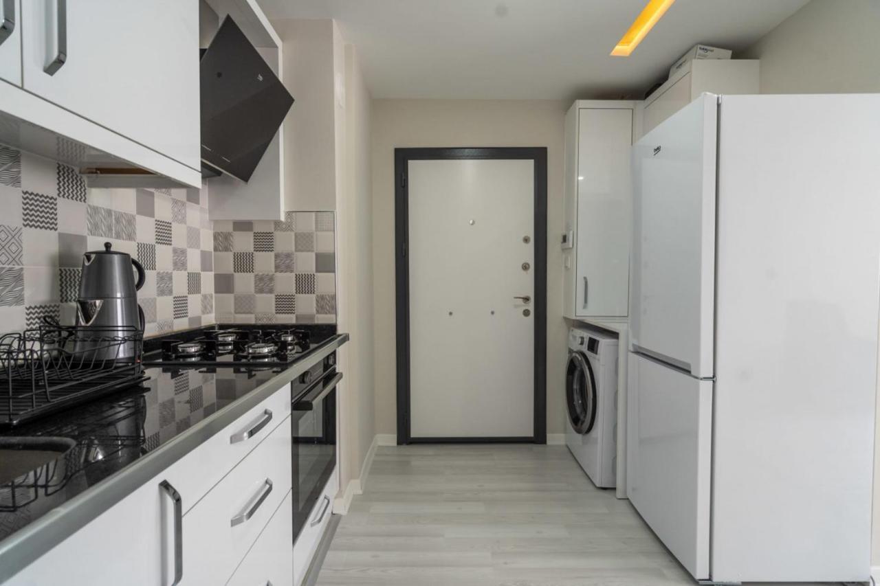 Central Flat Near Beach And Kaleici In Muratpasa Daire